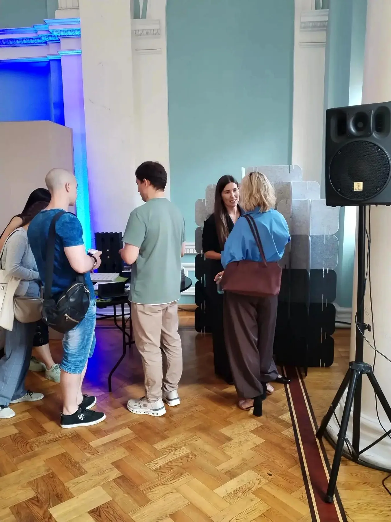 Conversation at the PHONITURA acoustic material display
